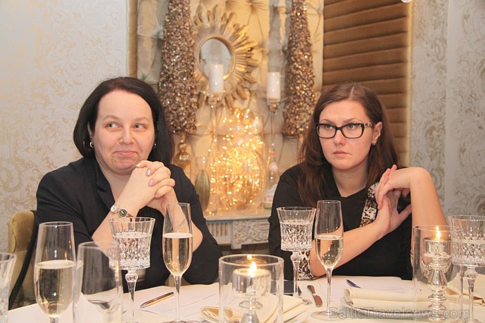 «Gada cilvēks tūrismā 2012» komisijas dalībniece Marina Paņkova no Ekonomikas ministrijas (no labās) «Gada cilvēks tūrismā 2012» komisijas dalībniece Marina Paņkova no Ekonomikas ministrijas (no labās) 87779