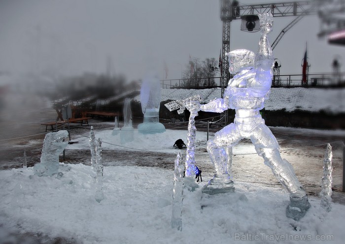 15. jubilejas gada skulptūras veidotas no rekordliela ledus daudzuma, bet skatītāji Jelgavā tika pārsteigti ar dažādiem priekšnesumiem un šoviem. www. 15. jubilejas gada skulptūras veidotas no rekordliela ledus daudzuma, bet skatītāji Jelgavā tika pārsteigti ar dažādiem priekšnesumiem un šoviem. www. 88130