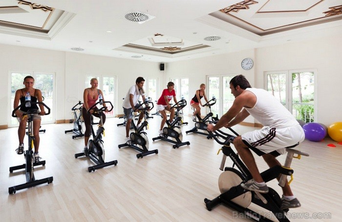Viesnīcā pieejami dažādu virtuvju restorāni, SPA centrs, fitnesa centrs, interneta kafejnīca, iepirkšanās centrs, skaistumkopšanas salons, bāri, suven Viesnīcā pieejami dažādu virtuvju restorāni, SPA centrs, fitnesa centrs, interneta kafejnīca, iepirkšanās centrs, skaistumkopšanas salons, bāri, suven 88614