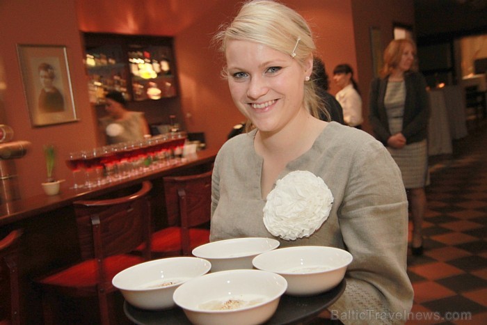 Latgales viesnīcas «Kolonna Hotel Rēzekne» restorāns «Rozalija» aicina uz lustīgajiem «Latgalīšu vokorim» - www.hotelkolonna.com Latgales viesnīcas «Kolonna Hotel Rēzekne» restorāns «Rozalija» aicina uz lustīgajiem «Latgalīšu vokorim» - www.hotelkolonna.com 88829