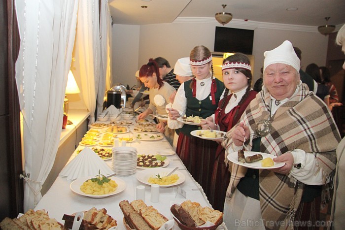 Latgales viesnīcas «Kolonna Hotel Rēzekne» restorāns «Rozalija» aicina uz lustīgajiem «Latgalīšu vokorim» - www.hotelkolonna.com Latgales viesnīcas «Kolonna Hotel Rēzekne» restorāns «Rozalija» aicina uz lustīgajiem «Latgalīšu vokorim» - www.hotelkolonna.com 88836