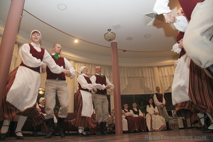 Latgales viesnīcas «Kolonna Hotel Rēzekne» restorāns «Rozalija» aicina uz lustīgajiem «Latgalīšu vokorim» - www.hotelkolonna.com Latgales viesnīcas «Kolonna Hotel Rēzekne» restorāns «Rozalija» aicina uz lustīgajiem «Latgalīšu vokorim» - www.hotelkolonna.com 88848