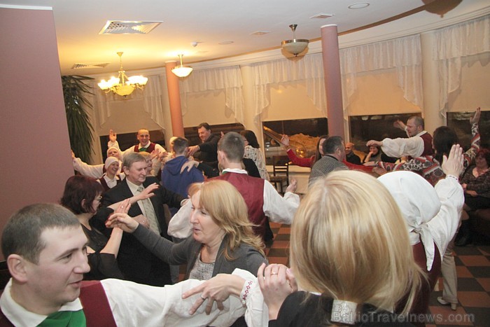Latgales viesnīcas «Kolonna Hotel Rēzekne» restorāns «Rozalija» aicina uz lustīgajiem «Latgalīšu vokorim» - www.hotelkolonna.com Latgales viesnīcas «Kolonna Hotel Rēzekne» restorāns «Rozalija» aicina uz lustīgajiem «Latgalīšu vokorim» - www.hotelkolonna.com 88883