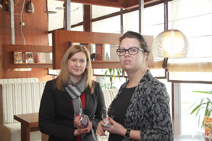 SIA Čilija Pizza mārketinga projektu vadītāja Agnese Mārtiņkrista un tirdzniecības centra «Mols» menedžere Liene Apine SIA Čilija Pizza mārketinga projektu vadītāja Agnese Mārtiņkrista un tirdzniecības centra «Mols» menedžere Liene Apine 89402