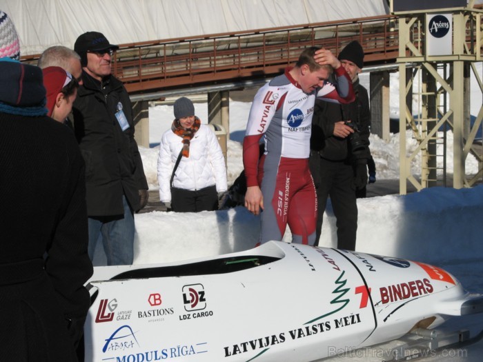 Par «Binders/Arčers» kausa bobslejā divniekiem uzvarētājiem kļuva Oskars Melbārdis un Daumants Dreiškens, aiz kuriem attiecīgi otrajā un trešajā vietā Par «Binders/Arčers» kausa bobslejā divniekiem uzvarētājiem kļuva Oskars Melbārdis un Daumants Dreiškens, aiz kuriem attiecīgi otrajā un trešajā vietā 90008