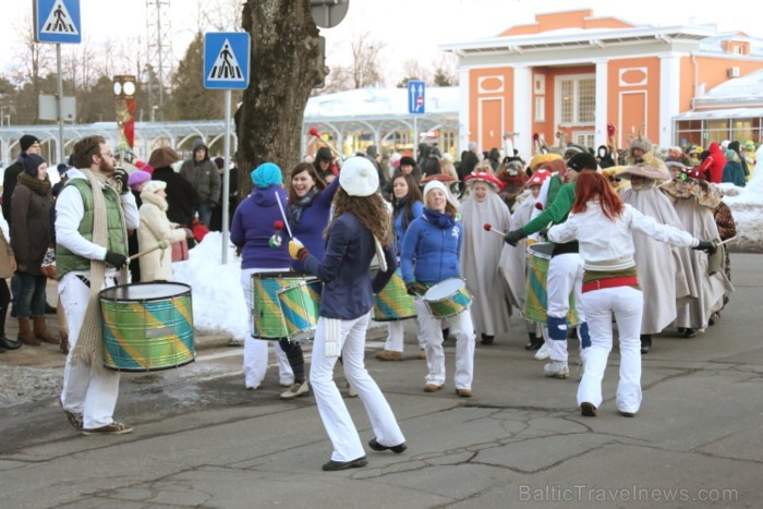 Svētdien, 2013. gada 9. martā, Siguldas Ziemas festivāla ietvaros norisinājies Ziemas festivāla karnevāls. Foto: Juris Ķilkuts, FotoAtelje.lv Svētdien, 2013. gada 9. martā, Siguldas Ziemas festivāla ietvaros norisinājies Ziemas festivāla karnevāls. Foto: Juris Ķilkuts, FotoAtelje.lv 90133