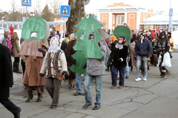 Svētdien, 2013. gada 9. martā, Siguldas Ziemas festivāla ietvaros norisinājies Ziemas festivāla karnevāls. Foto: Juris Ķilkuts, FotoAtelje.lv Svētdien, 2013. gada 9. martā, Siguldas Ziemas festivāla ietvaros norisinājies Ziemas festivāla karnevāls. Foto: Juris Ķilkuts, FotoAtelje.lv 90141