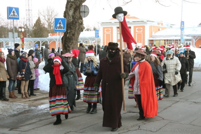 Svētdien, 2013. gada 9. martā, Siguldas Ziemas festivāla ietvaros norisinājies Ziemas festivāla karnevāls. Foto: Juris Ķilkuts, FotoAtelje.lv Svētdien, 2013. gada 9. martā, Siguldas Ziemas festivāla ietvaros norisinājies Ziemas festivāla karnevāls. Foto: Juris Ķilkuts, FotoAtelje.lv 90142