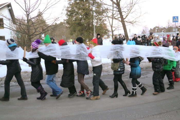 Svētdien, 2013. gada 9. martā, Siguldas Ziemas festivāla ietvaros norisinājies Ziemas festivāla karnevāls. Foto: Juris Ķilkuts, FotoAtelje.lv Svētdien, 2013. gada 9. martā, Siguldas Ziemas festivāla ietvaros norisinājies Ziemas festivāla karnevāls. Foto: Juris Ķilkuts, FotoAtelje.lv 90145