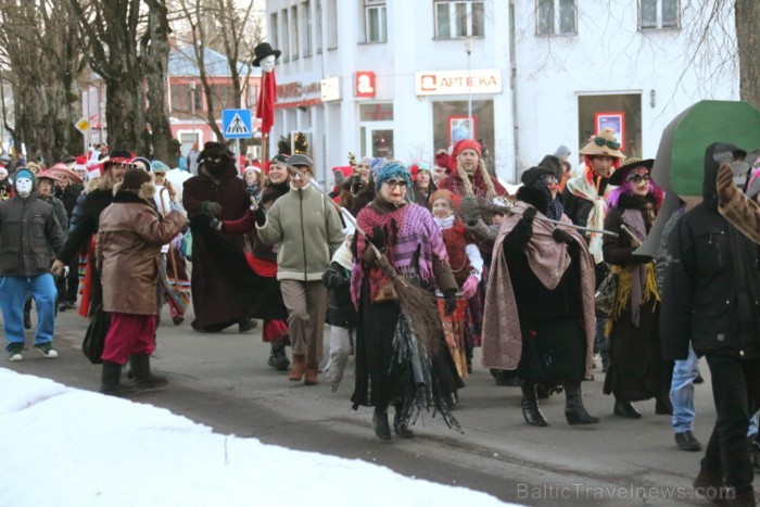 Svētdien, 2013. gada 9. martā, Siguldas Ziemas festivāla ietvaros norisinājies Ziemas festivāla karnevāls. Foto: Juris Ķilkuts, FotoAtelje.lv Svētdien, 2013. gada 9. martā, Siguldas Ziemas festivāla ietvaros norisinājies Ziemas festivāla karnevāls. Foto: Juris Ķilkuts, FotoAtelje.lv 90147