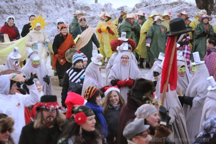 Svētdien, 2013. gada 9. martā, Siguldas Ziemas festivāla ietvaros norisinājies Ziemas festivāla karnevāls. Foto: Juris Ķilkuts, FotoAtelje.lv Svētdien, 2013. gada 9. martā, Siguldas Ziemas festivāla ietvaros norisinājies Ziemas festivāla karnevāls. Foto: Juris Ķilkuts, FotoAtelje.lv 90154