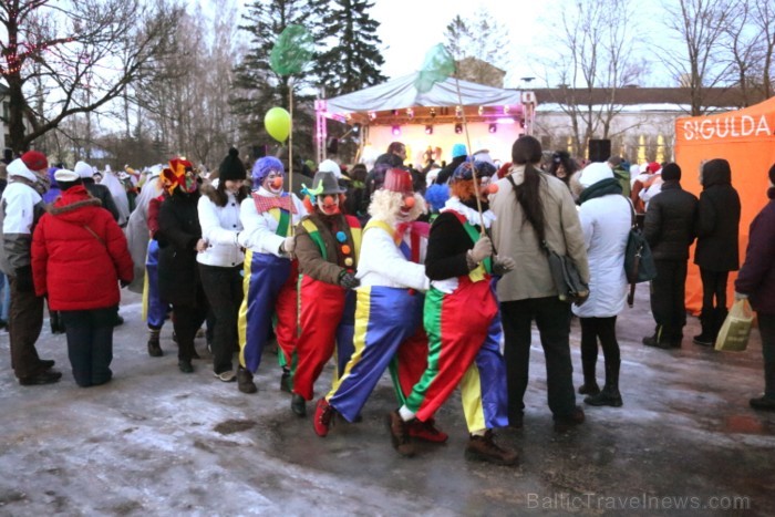 Svētdien, 2013. gada 9. martā, Siguldas Ziemas festivāla ietvaros norisinājies Ziemas festivāla karnevāls. Foto: Juris Ķilkuts, FotoAtelje.lv Svētdien, 2013. gada 9. martā, Siguldas Ziemas festivāla ietvaros norisinājies Ziemas festivāla karnevāls. Foto: Juris Ķilkuts, FotoAtelje.lv 90159