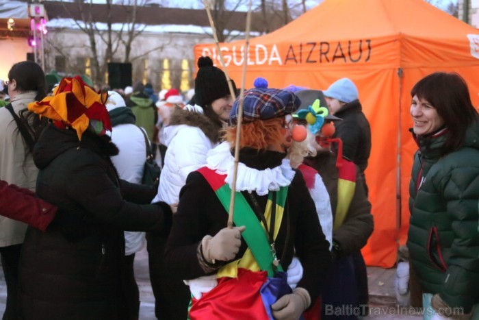 Svētdien, 2013. gada 9. martā, Siguldas Ziemas festivāla ietvaros norisinājies Ziemas festivāla karnevāls. Foto: Juris Ķilkuts, FotoAtelje.lv Svētdien, 2013. gada 9. martā, Siguldas Ziemas festivāla ietvaros norisinājies Ziemas festivāla karnevāls. Foto: Juris Ķilkuts, FotoAtelje.lv 90160