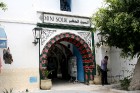 Tirdziņš Mini Souk (Džerba salā) iepazīstina ar Tunisijas paklāju veidošanas mākslu