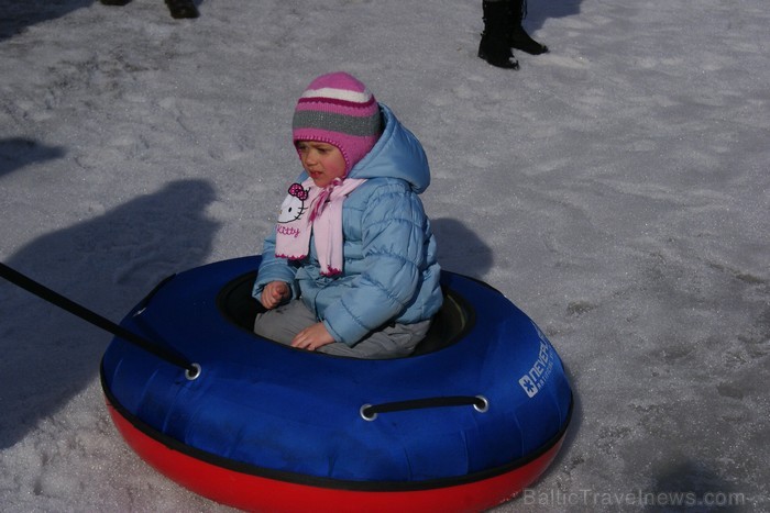 Sniega Parkā Mežaparkā vēl iespējams baudīt ziemas priekus, ko aktīvi izmanto gan bērni, gan pieaugušie www.sniegaparks.lv Sniega Parkā Mežaparkā vēl iespējams baudīt ziemas priekus, ko aktīvi izmanto gan bērni, gan pieaugušie www.sniegaparks.lv 91165