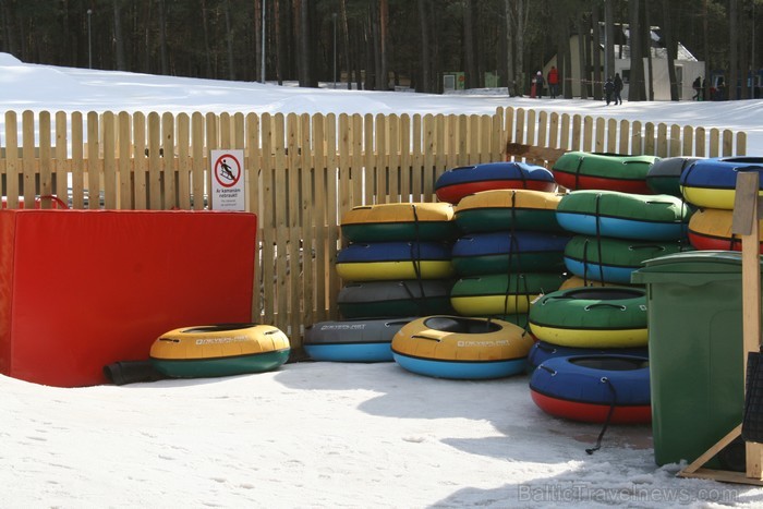 Sniega Parkā Mežaparkā vēl iespējams baudīt ziemas priekus, ko aktīvi izmanto gan bērni, gan pieaugušie www.sniegaparks.lv Sniega Parkā Mežaparkā vēl iespējams baudīt ziemas priekus, ko aktīvi izmanto gan bērni, gan pieaugušie www.sniegaparks.lv 91182