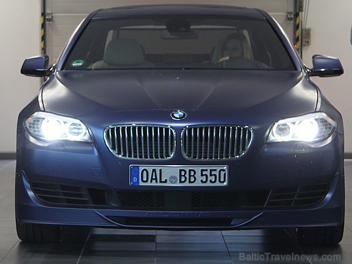 BMW Alpina B5 Biturbo ar 540 zirgspēkiem un 730 Nm griezes momentu ieskrienas līdz 100 km/h par 4,5 sekundēm, bet maksimālais ātrums ir 319 km/h. Cena BMW Alpina B5 Biturbo ar 540 zirgspēkiem un 730 Nm griezes momentu ieskrienas līdz 100 km/h par 4,5 sekundēm, bet maksimālais ātrums ir 319 km/h. Cena 91785