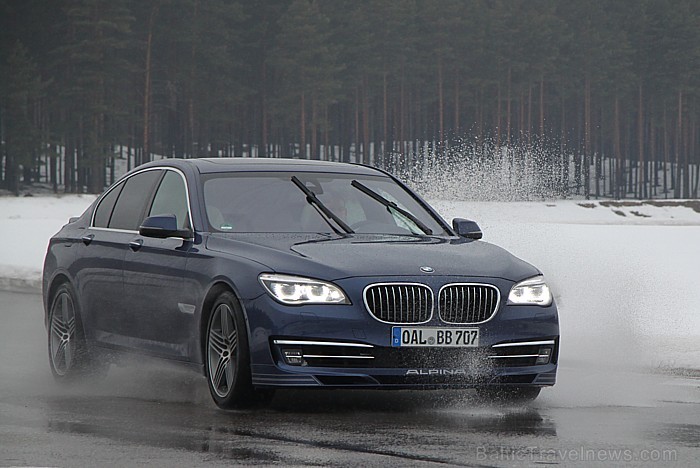 Pirmo reizi Latvijā BMW Alpina piedāvāja 11.04.2013 vienlaicīgi testēt 4 modeļus (D5, B5, B6 un B7) ar www.inchcape-bmauto.lv atbalstu Pirmo reizi Latvijā BMW Alpina piedāvāja 11.04.2013 vienlaicīgi testēt 4 modeļus (D5, B5, B6 un B7) ar www.inchcape-bmauto.lv atbalstu 91811