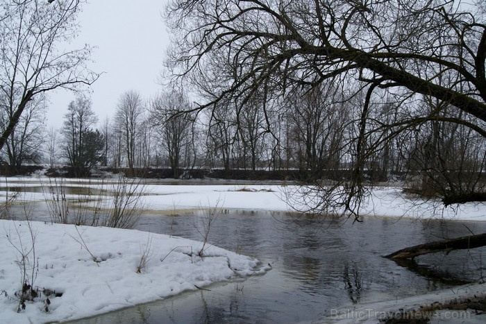 Ledus kušana Latvijas un Lietuvas pierobežas upē Mēmelē jeb Nemunelē. Upes otrā krastā jau Lietuva. Ledus kušana Latvijas un Lietuvas pierobežas upē Mēmelē jeb Nemunelē. Upes otrā krastā jau Lietuva. 91901