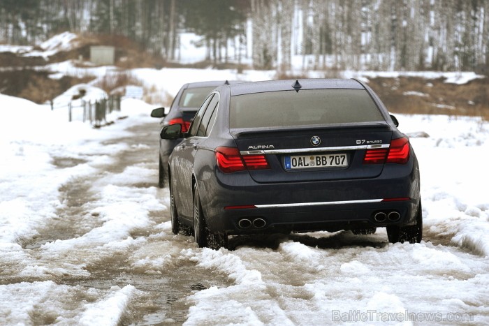 Travelnews.lv redakcija testē BMW Alpina modeļus sporta kompleksā 333. Foto: Juris Ķilkuts, www.fotoatelje.lv Travelnews.lv redakcija testē BMW Alpina modeļus sporta kompleksā 333. Foto: Juris Ķilkuts, www.fotoatelje.lv 92117