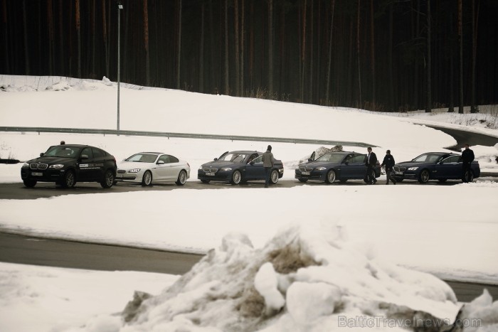 Travelnews.lv redakcija testē BMW Alpina modeļus sporta kompleksā 333. Foto: Juris Ķilkuts, www.fotoatelje.lv Travelnews.lv redakcija testē BMW Alpina modeļus sporta kompleksā 333. Foto: Juris Ķilkuts, www.fotoatelje.lv 92118