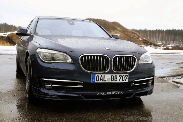 Travelnews.lv redakcija testē BMW Alpina modeļus sporta kompleksā 333. Foto: Juris Ķilkuts, www.fotoatelje.lv Travelnews.lv redakcija testē BMW Alpina modeļus sporta kompleksā 333. Foto: Juris Ķilkuts, www.fotoatelje.lv 92119