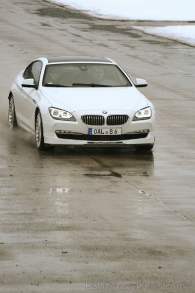 Travelnews.lv redakcija testē BMW Alpina modeļus sporta kompleksā 333. Foto: Juris Ķilkuts, www.fotoatelje.lv Travelnews.lv redakcija testē BMW Alpina modeļus sporta kompleksā 333. Foto: Juris Ķilkuts, www.fotoatelje.lv 92123