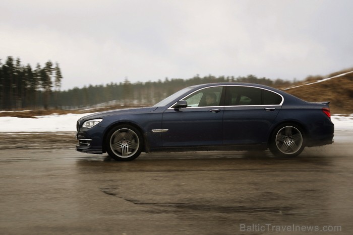 Travelnews.lv redakcija testē BMW Alpina modeļus sporta kompleksā 333. Foto: Juris Ķilkuts, www.fotoatelje.lv Travelnews.lv redakcija testē BMW Alpina modeļus sporta kompleksā 333. Foto: Juris Ķilkuts, www.fotoatelje.lv 92128