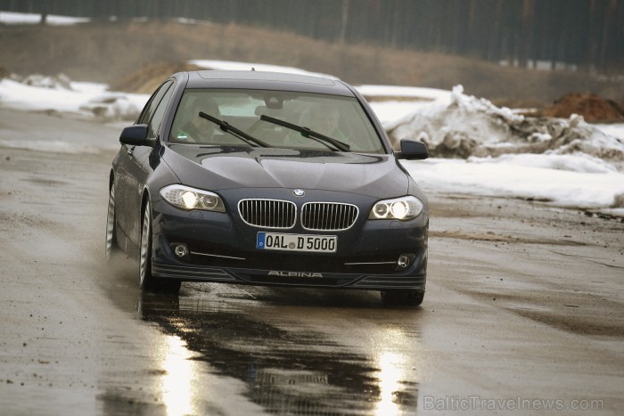Travelnews.lv redakcija testē BMW Alpina modeļus sporta kompleksā 333. Foto: Juris Ķilkuts, www.fotoatelje.lv Travelnews.lv redakcija testē BMW Alpina modeļus sporta kompleksā 333. Foto: Juris Ķilkuts, www.fotoatelje.lv 92130