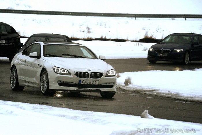 Travelnews.lv redakcija testē BMW Alpina modeļus sporta kompleksā 333. Foto: Juris Ķilkuts, www.fotoatelje.lv Travelnews.lv redakcija testē BMW Alpina modeļus sporta kompleksā 333. Foto: Juris Ķilkuts, www.fotoatelje.lv 92132