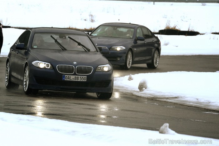 Travelnews.lv redakcija testē BMW Alpina modeļus sporta kompleksā 333. Foto: Juris Ķilkuts, www.fotoatelje.lv Travelnews.lv redakcija testē BMW Alpina modeļus sporta kompleksā 333. Foto: Juris Ķilkuts, www.fotoatelje.lv 92133