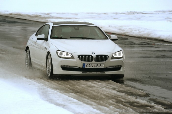 Travelnews.lv redakcija testē BMW Alpina modeļus sporta kompleksā 333. Foto: Juris Ķilkuts, www.fotoatelje.lv Travelnews.lv redakcija testē BMW Alpina modeļus sporta kompleksā 333. Foto: Juris Ķilkuts, www.fotoatelje.lv 92137