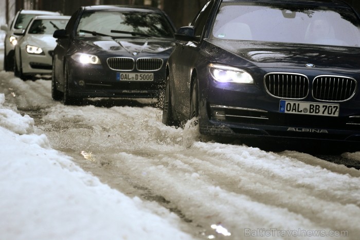 Travelnews.lv redakcija testē BMW Alpina modeļus sporta kompleksā 333. Foto: Juris Ķilkuts, www.fotoatelje.lv Travelnews.lv redakcija testē BMW Alpina modeļus sporta kompleksā 333. Foto: Juris Ķilkuts, www.fotoatelje.lv 92150