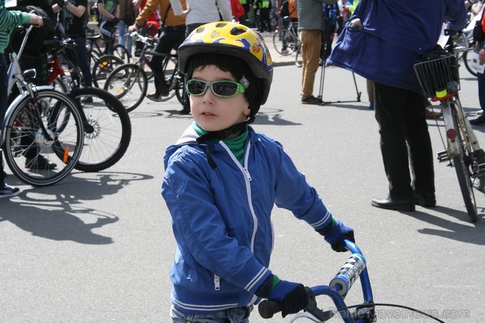 Rīgas velo nedēļas 2013 ietvaros velosipēdisti pie Brīvības pieminekļa pulcējās uz Rīga velo parādi - iepazīsti Pārdaugavu. Rīgas velo nedēļas 2013 ietvaros velosipēdisti pie Brīvības pieminekļa pulcējās uz Rīga velo parādi - iepazīsti Pārdaugavu. 93149