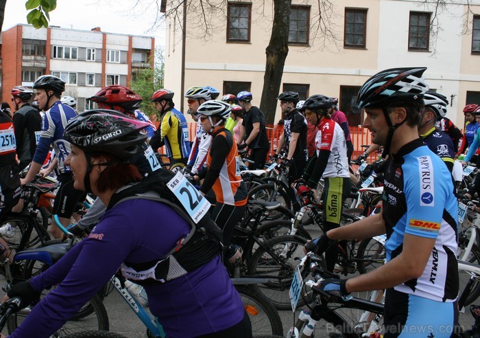 2013. gada pirmais SEB MTB posma starts tika dots Cēsīs, lai jau tālāk riteņbraucēji varētu doties līdz pat Valmierai. 2013. gada pirmais SEB MTB posma starts tika dots Cēsīs, lai jau tālāk riteņbraucēji varētu doties līdz pat Valmierai. 93986