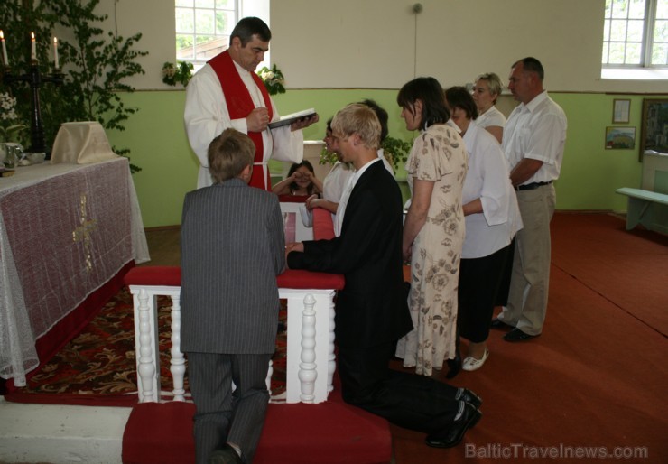 Vasarsvētkos (19.05.2013) Ērberģes evaņģēliski luteriskajā baznīcā norisinājās iesvētības, kas pirmo reizi pēc vairāku gadu pārtraukuma pulcēja piecus Vasarsvētkos (19.05.2013) Ērberģes evaņģēliski luteriskajā baznīcā norisinājās iesvētības, kas pirmo reizi pēc vairāku gadu pārtraukuma pulcēja piecus 94589