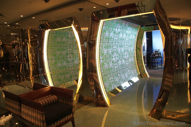 Travelnews.lv apmeklē pasaules populāro luksus viesnīcu Burj Al Arab, kas atrodas Dubaijā. Foto sponsors: www.GoAdventure.lv 94644
