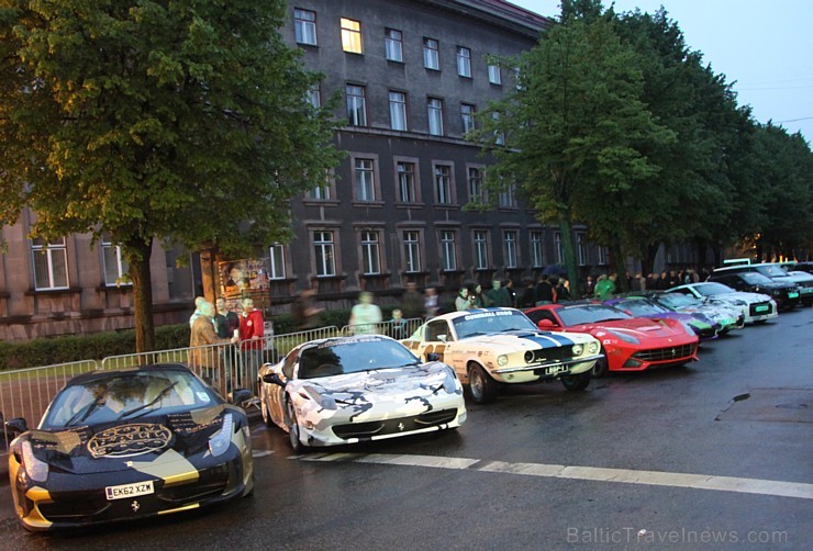 Bagātnieku rallijs «Gumball 3000» Rīgā nakšņo Radisson Blu Elizabete (www.radissonblu.lv/elizabetehotel-riga) Bagātnieku rallijs «Gumball 3000» Rīgā nakšņo Radisson Blu Elizabete (www.radissonblu.lv/elizabetehotel-riga) 94726