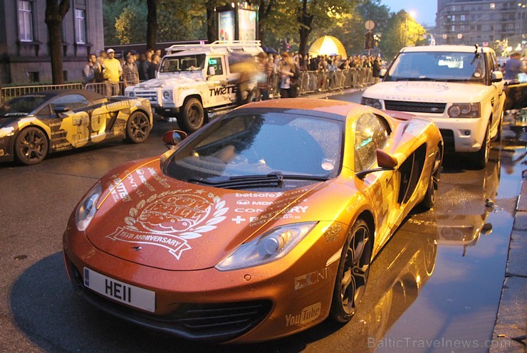 Bagātnieku rallijs «Gumball 3000» Rīgā nakšņo Radisson Blu Elizabete (www.radissonblu.lv/elizabetehotel-riga) Bagātnieku rallijs «Gumball 3000» Rīgā nakšņo Radisson Blu Elizabete (www.radissonblu.lv/elizabetehotel-riga) 94728