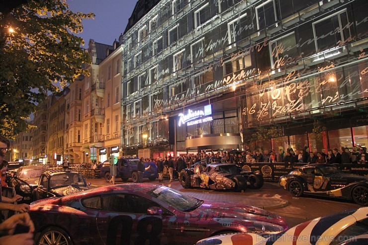 Bagātnieku rallijs «Gumball 3000» Rīgā nakšņo Radisson Blu Elizabete (www.radissonblu.lv/elizabetehotel-riga) Bagātnieku rallijs «Gumball 3000» Rīgā nakšņo Radisson Blu Elizabete (www.radissonblu.lv/elizabetehotel-riga) 94735