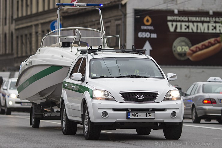 Rīgā notikusi pirmā operatīvo transportlīdzekļu parāde un drošības festivāls „Piedzīvojumu vasara 2013” Rīgā notikusi pirmā operatīvo transportlīdzekļu parāde un drošības festivāls „Piedzīvojumu vasara 2013” 94832
