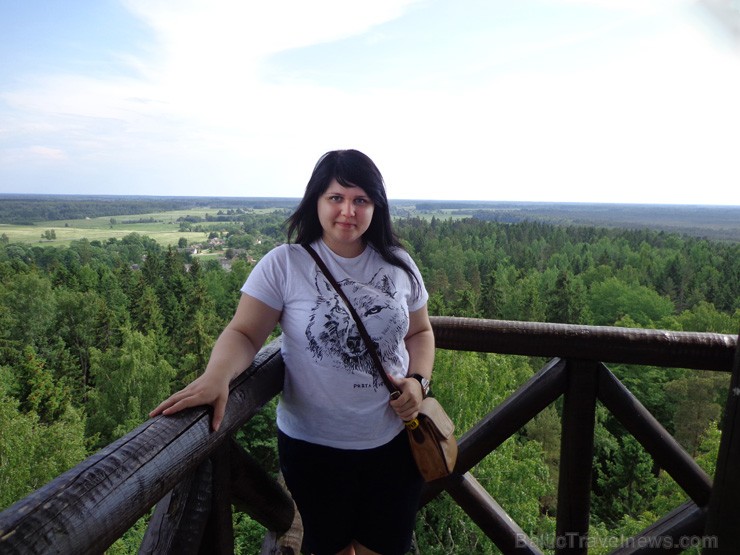 Labos laika apstāķļos iespējams saskatīt Pihtitsas Dievmātes aizmigšanas sieviešu klostera kupolus un Peipusa ezeru. Labos laika apstāķļos iespējams saskatīt Pihtitsas Dievmātes aizmigšanas sieviešu klostera kupolus un Peipusa ezeru. 95970