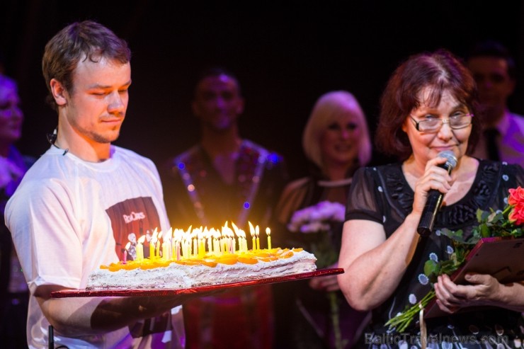 Rīgas Cirka vasaras programmas ietvaros tiek atzīmēta Latvijas burvju mākslinieka - manipulatora un
iluzionista Leonīda Fedotova 60 gadu jubileja www 96444