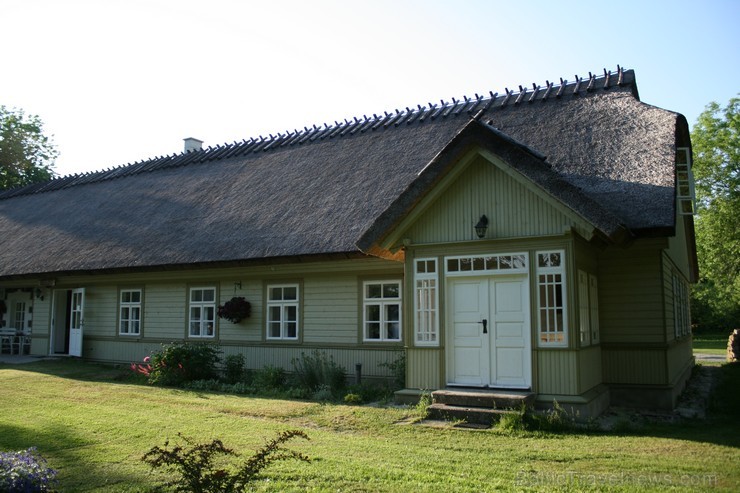 Bērni varēs rotaļāties spēļu stūrītī, aktīvākie ceļotāji var izmantot iespēju spēlēt volejbolu, izīrēt velosipēdus vai doties pastaigā līdz jūrai un p Bērni varēs rotaļāties spēļu stūrītī, aktīvākie ceļotāji var izmantot iespēju spēlēt volejbolu, izīrēt velosipēdus vai doties pastaigā līdz jūrai un p 97082