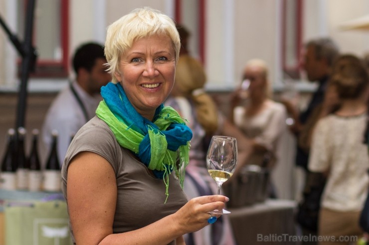 2013. gada 27. un 28. jūnijā viesnīcas Konventa Sēta iekšpagalmā notiek tradicionālais Vīna festivāls 2013 www.vinafestivals.lv 2013. gada 27. un 28. jūnijā viesnīcas Konventa Sēta iekšpagalmā notiek tradicionālais Vīna festivāls 2013 www.vinafestivals.lv 97265
