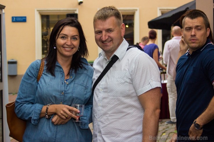 2013. gada 27. un 28. jūnijā viesnīcas Konventa Sēta iekšpagalmā notiek tradicionālais Vīna festivāls 2013 www.vinafestivals.lv 2013. gada 27. un 28. jūnijā viesnīcas Konventa Sēta iekšpagalmā notiek tradicionālais Vīna festivāls 2013 www.vinafestivals.lv 97266
