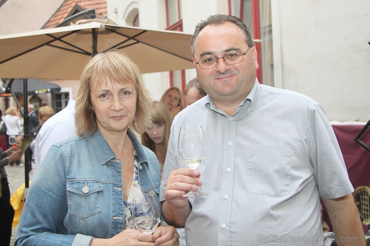 2013. gada 27. un 28. jūnijā viesnīcas Konventa Sēta iekšpagalmā notiek tradicionālais Vīna festivāls 2013 www.vinafestivals.lv 2013. gada 27. un 28. jūnijā viesnīcas Konventa Sēta iekšpagalmā notiek tradicionālais Vīna festivāls 2013 www.vinafestivals.lv 97308