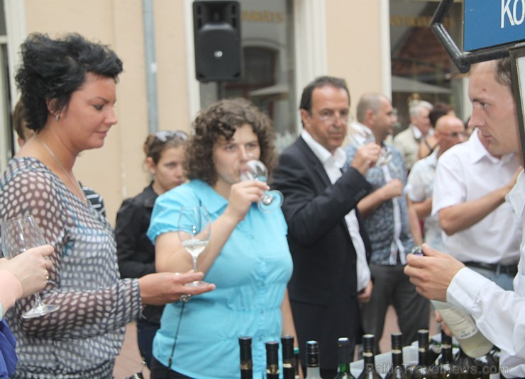 2013. gada 27. un 28. jūnijā viesnīcas Konventa Sēta iekšpagalmā notiek tradicionālais Vīna festivāls 2013 www.vinafestivals.lv 2013. gada 27. un 28. jūnijā viesnīcas Konventa Sēta iekšpagalmā notiek tradicionālais Vīna festivāls 2013 www.vinafestivals.lv 97312
