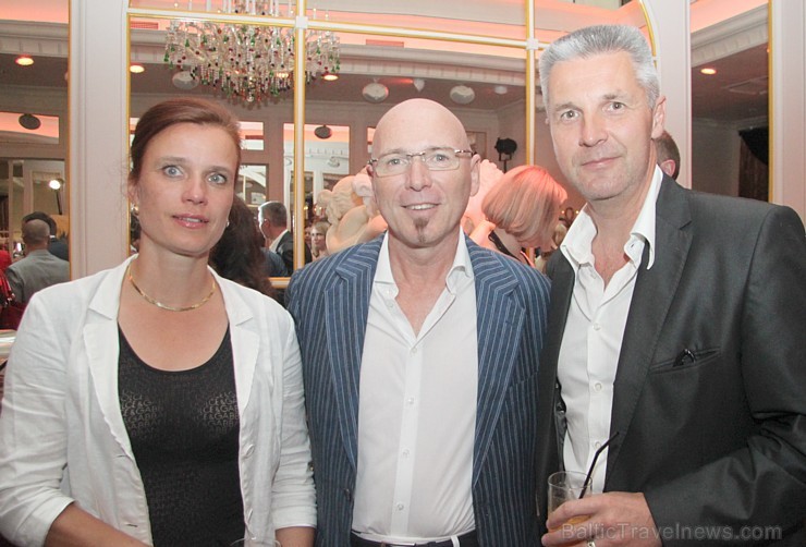 Vecrīgas piecu zvaigžņu viesnīca Grand Palace Hotel Rīga rīkoja 28.06.2013 vērienīgu balli «The Global Party 2013». Pasākuma viesi. Foto sponsors: www Vecrīgas piecu zvaigžņu viesnīca Grand Palace Hotel Rīga rīkoja 28.06.2013 vērienīgu balli «The Global Party 2013». Pasākuma viesi. Foto sponsors: www 97385
