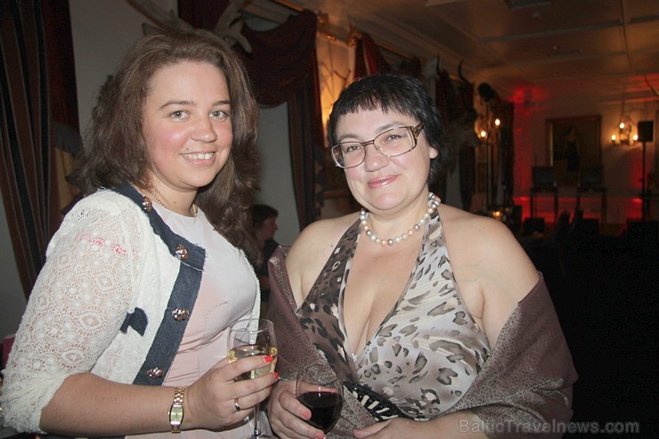 Vecrīgas piecu zvaigžņu viesnīca Grand Palace Hotel Rīga rīkoja 28.06.2013 vērienīgu balli «The Global Party 2013». Pasākuma viesi. Foto sponsors: www Vecrīgas piecu zvaigžņu viesnīca Grand Palace Hotel Rīga rīkoja 28.06.2013 vērienīgu balli «The Global Party 2013». Pasākuma viesi. Foto sponsors: www 97394